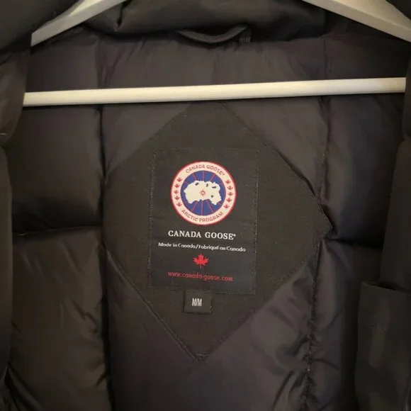Canada Goose Original Trillium Parka – Women's Medium – Black - Picture 8 of 11